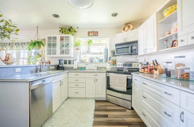 Listing Image for 55 Kuuhale Pl 3 of 42