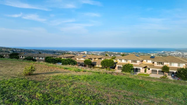 Listing Image for 582 Kaunalipo Dr 6 of 9