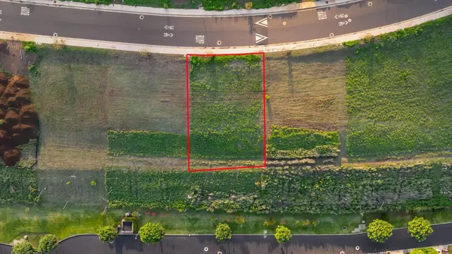 Listing Image for 582 Kaunalipo Dr 8 of 11