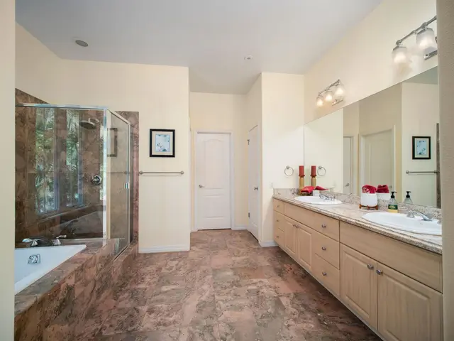 Listing Image for 384 Kualono Pl Lot 596 28 of 50