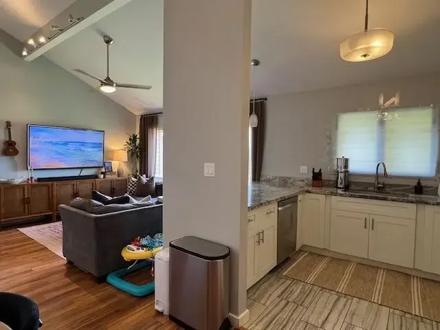 Listing Image for 15 Kulanihakoi St 9 E 11 of 25