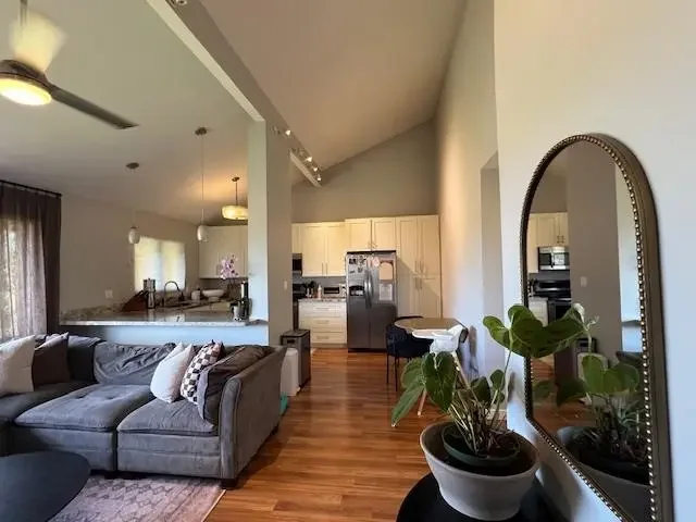 Listing Image for 15 Kulanihakoi St 9 E 8 of 25