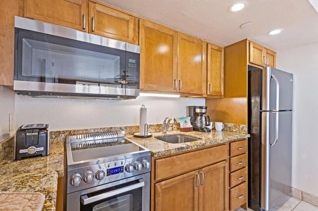 Listing Image for 4365 Lower Honoapiilani Rd 817 19 of 41