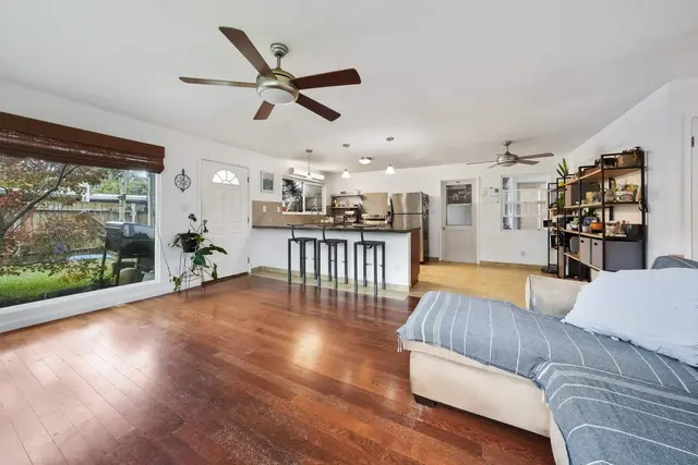 Listing Image for 2889 W Lelehuna Pl 7 of 32