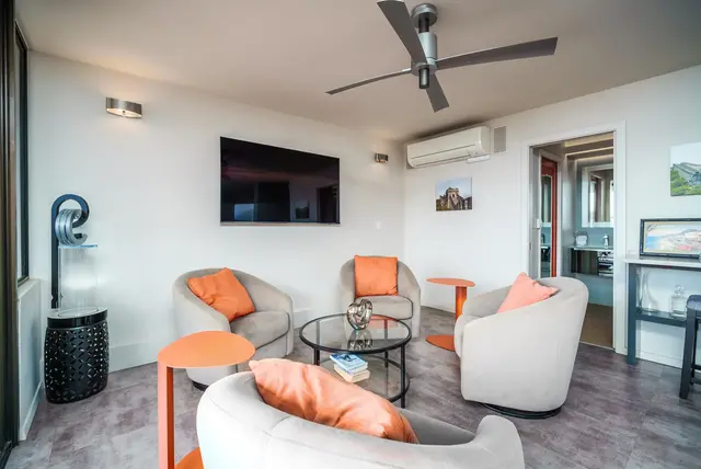 Listing Image for 50 Hauoli St 401 11 of 31