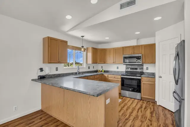 Listing Image for 24 Wawali St 8 of 47