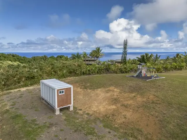 Listing Image for 320 Hanauana Rd 13 of 33