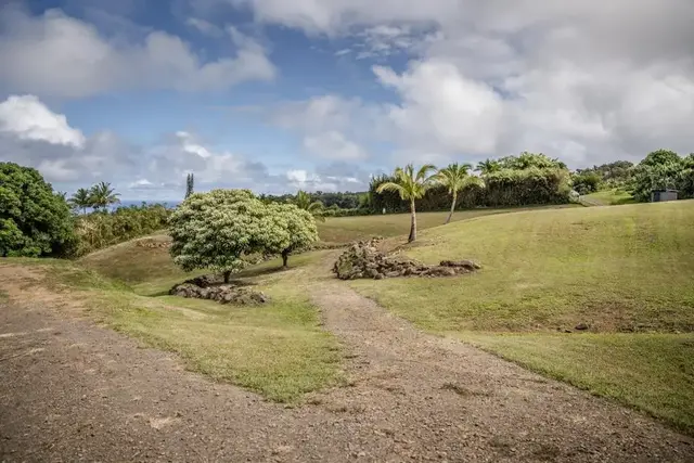Listing Image for 320 Hanauana Rd 32 of 33