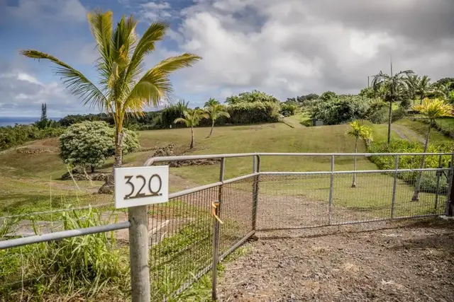 Listing Image for 320 Hanauana Rd 5 of 33