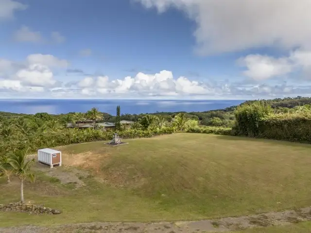 Listing Image for 320 Hanauana Rd 9 of 33