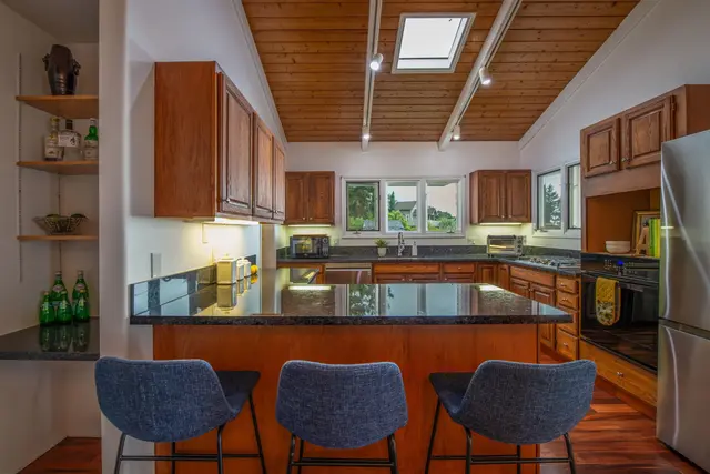 Listing Image for 98 Wahelani St 34 of 50