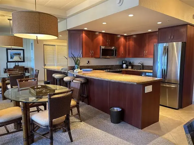 Listing Image for 2481 Kaanapali Pkwy 1070/e 2 of 16