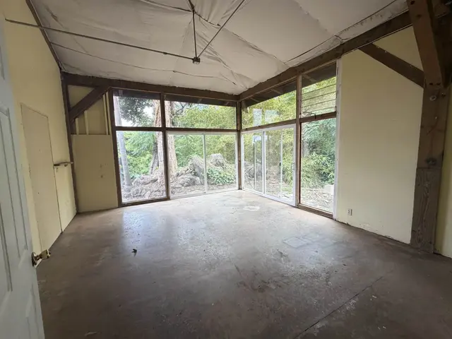 Listing Image for 140 Kahala Pl 10 of 34