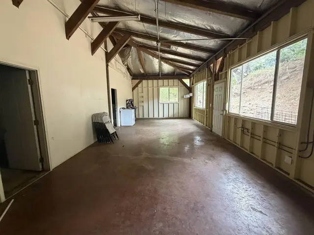 Listing Image for 140 Kahala Pl 12 of 34