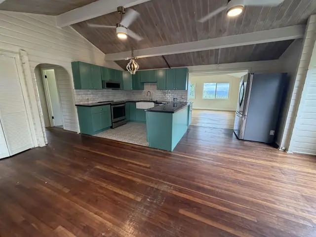 Listing Image for 140 Kahala Pl 16 of 34