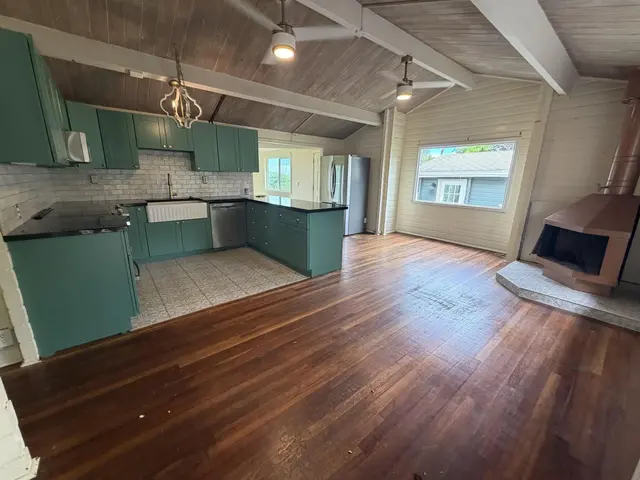 Listing Image for 140 Kahala Pl 17 of 34