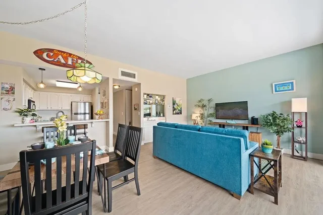 Listing Image for 475 Front St Ph 4 11 of 38