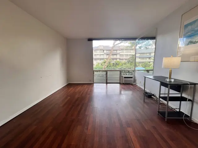 Listing Image for 3676 Lower Honoapiilani Rd D301 8 of 26