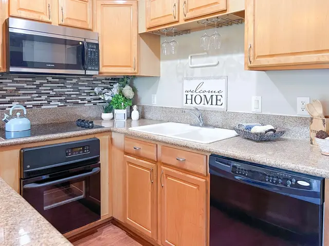 Listing Image for 3740 Lower Honoapiilani Rd F307 6 of 20