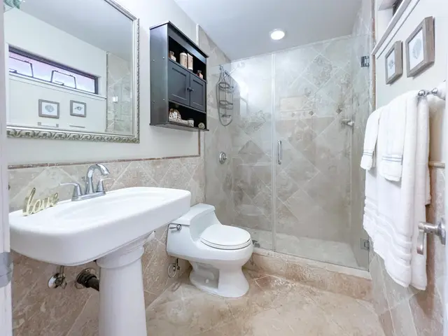Listing Image for 3740 Lower Honoapiilani Rd F307 8 of 20