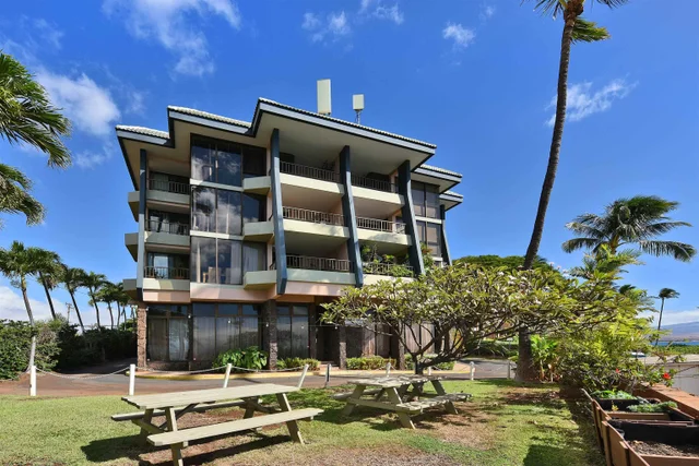 Listing Image for 20 Hauoli St 305 19 of 29