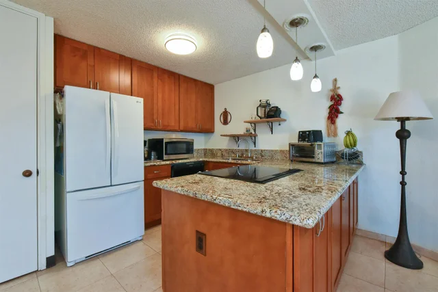 Listing Image for 20 Hauoli St 305 3 of 29