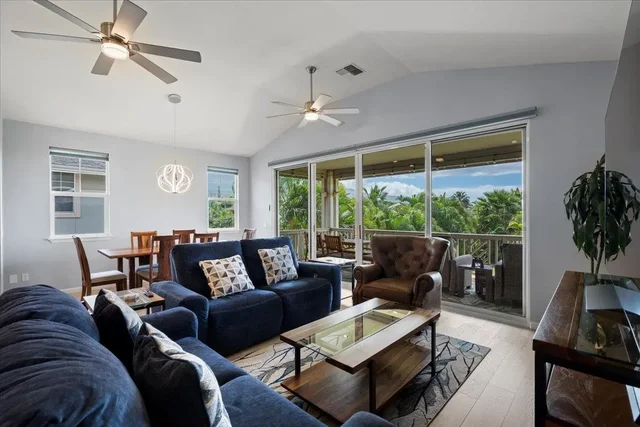 Listing Image for 30 Laukahi St 6 of 45