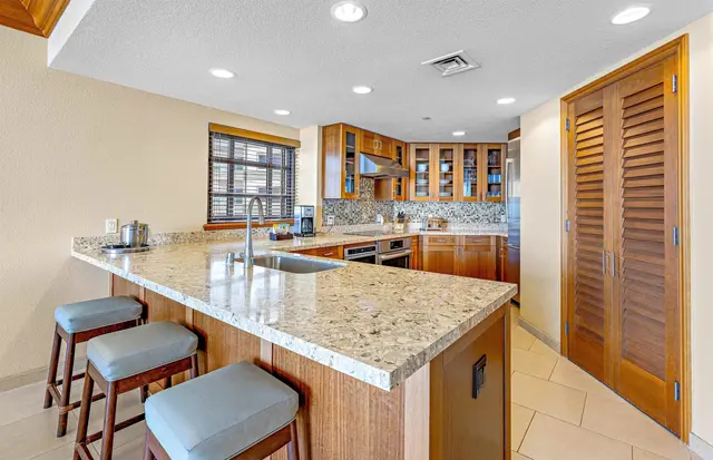 Listing Image for 200 Nohea Kai Dr 3-up 48-52 11 of 22