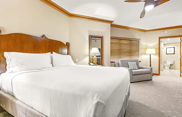 Listing Image for 200 Nohea Kai Dr 3-up 48-52 13 of 22