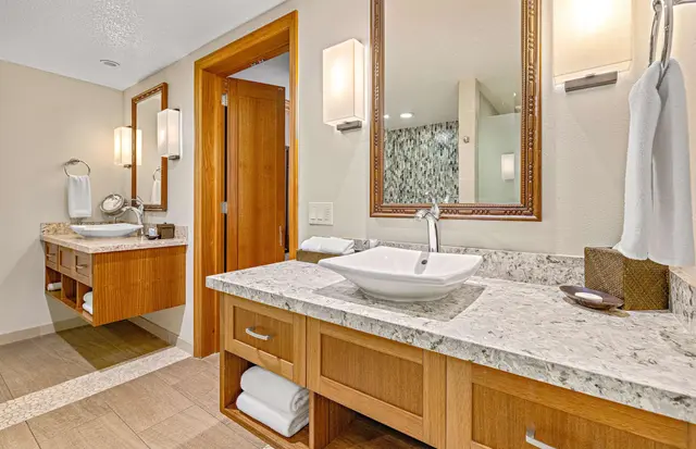 Listing Image for 200 Nohea Kai Dr 3-up 48-52 5 of 22