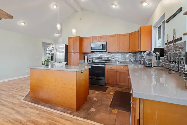 Listing Image for 141 Ohukai Rd 7 of 47