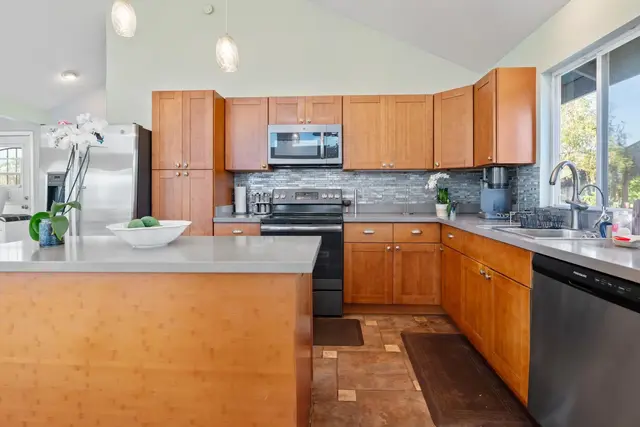Listing Image for 141 Ohukai Rd 8 of 47