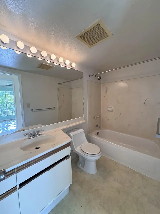 Listing Image for 160 Keonekai Rd 14-102 3 of 5