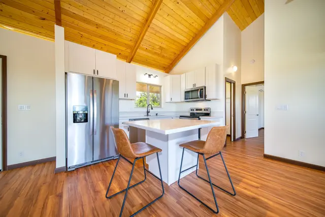 Listing Image for 185 Auhana Rd Unit A 5 of 28