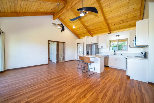 Listing Image for 185 Auhana Rd Unit A 7 of 28