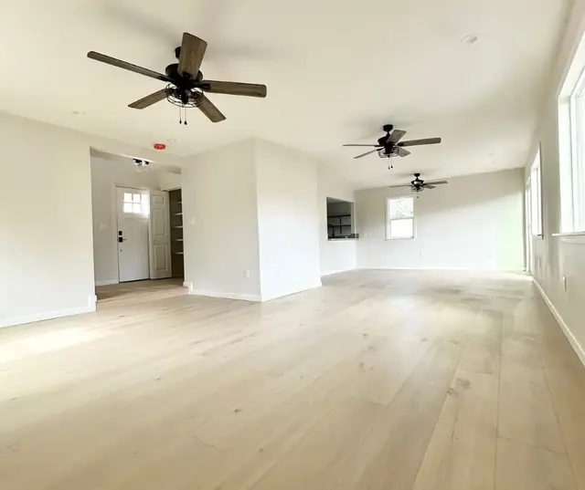 Listing Image for 208 Mehani Cir 11 of 20