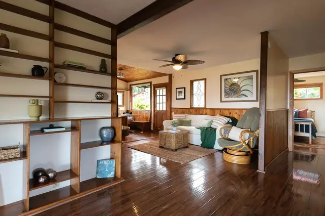 Listing Image for 53 Maukanani St 9 of 40