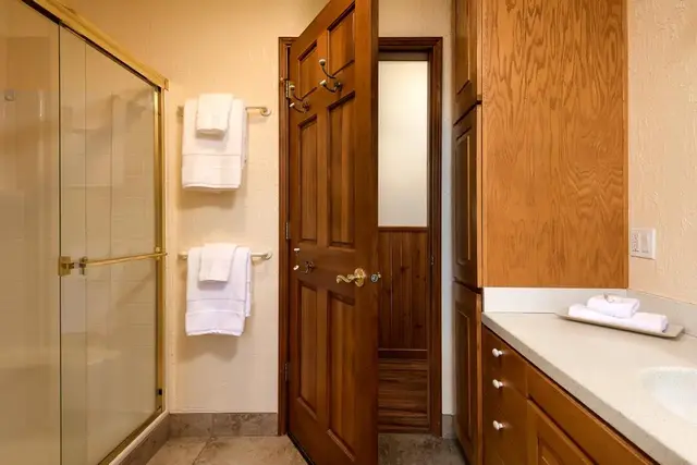 Listing Image for 53 Maukanani St 13 of 40