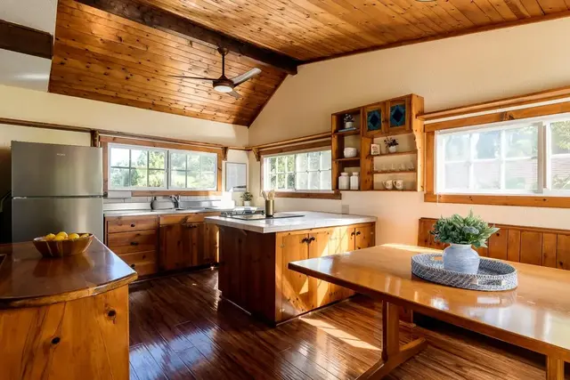 Listing Image for 53 Maukanani St 16 of 40