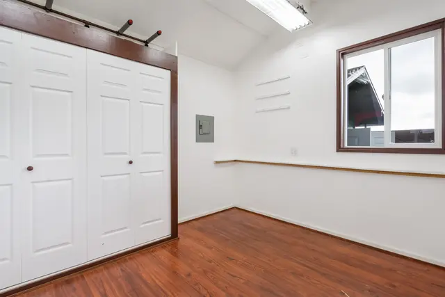 Listing Image for 53 Maukanani St 29 of 40