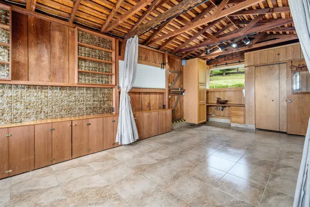 Listing Image for 53 Maukanani St 36 of 40