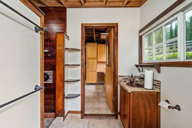 Listing Image for 53 Maukanani St 39 of 40