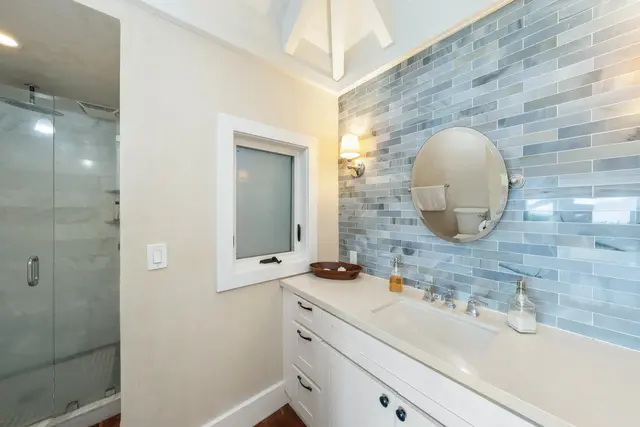 Listing Image for 210 Hauoli St 13 of 25