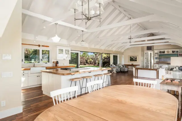 Listing Image for 210 Hauoli St 6 of 25