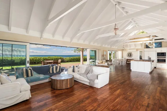 Listing Image for 210 Hauoli St 8 of 25