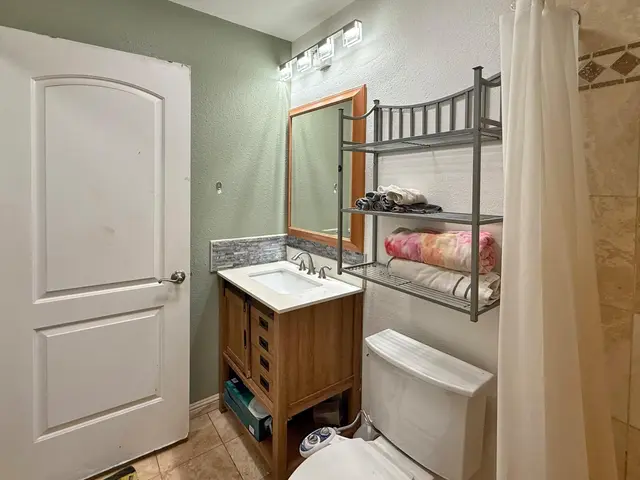 Listing Image for 15 Kulanihakoi St 1b 14 of 19