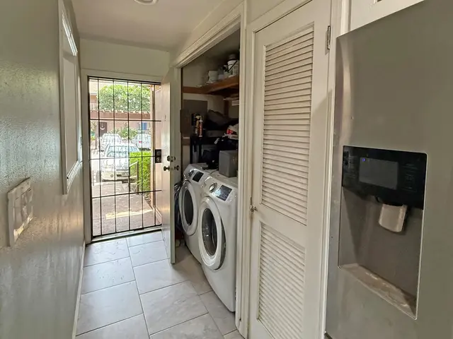 Listing Image for 15 Kulanihakoi St 1b 16 of 19