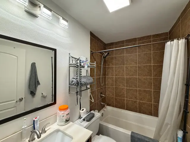 Listing Image for 15 Kulanihakoi St 1b 9 of 19