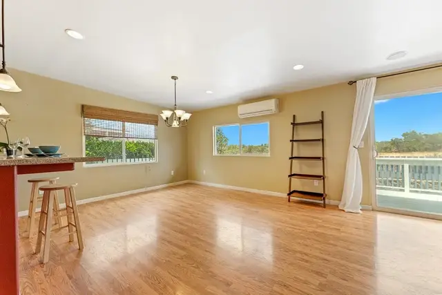 Listing Image for 405 Kaiolohia St 10 of 28