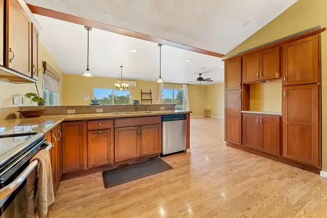 Listing Image for 405 Kaiolohia St 4 of 28